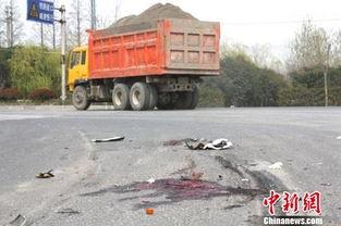 北京爆料渣土车事故最新消息,多车连环相撞，现场情况紧急！